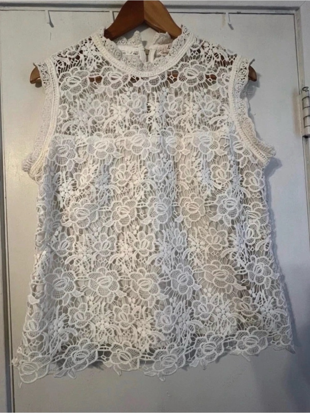 Nanette Lepore White Floral Lace Sleeveless Camisole